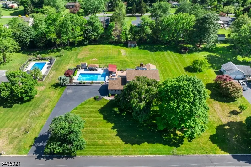 8 Garrett Dr, Raritan, NJ 08822 - #1