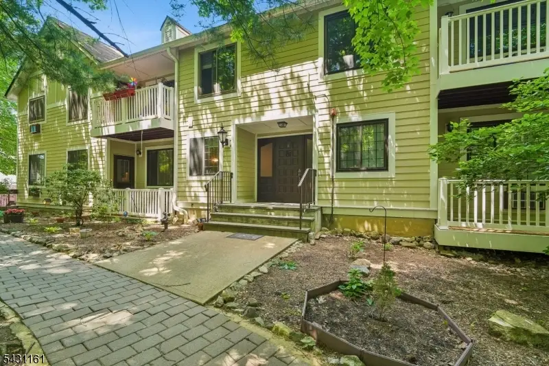 18 B Foxwood Dr Unit B #B, Morris Plains, NJ 07950 - #1