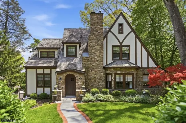 35 Sherman Pl, Morristown Town, NJ 07960