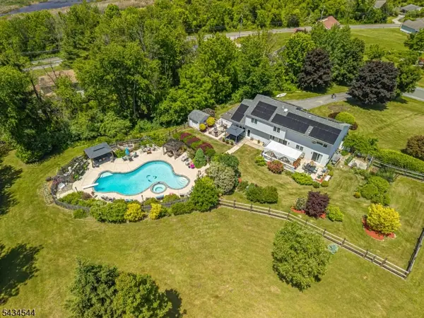 4 Campbell Dr, Hardyston Twp., NJ 07419