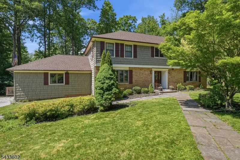 31 Branko Rd, Berkeley Heights, NJ 07922 - #1