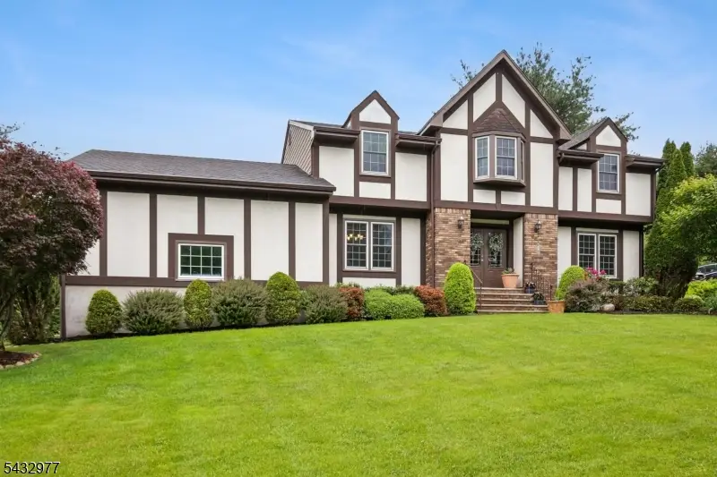 15 Bourbon St, Wayne, NJ 07470 - #2