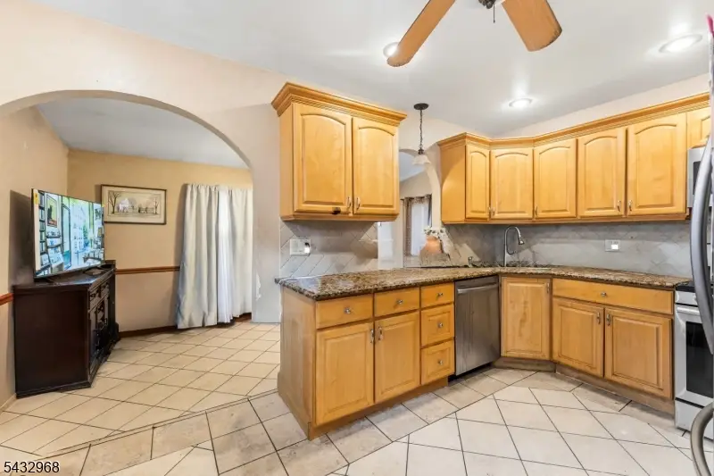 339 Oakwood Ave, Kenilworth, NJ 07033 - #1