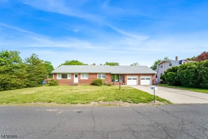62 Willow Ave, Franklin, NJ 08873 - #1