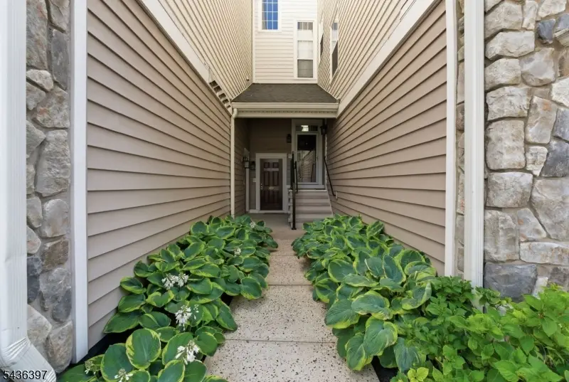 131 Brittany Ct, Clifton, NJ 07013 - #2