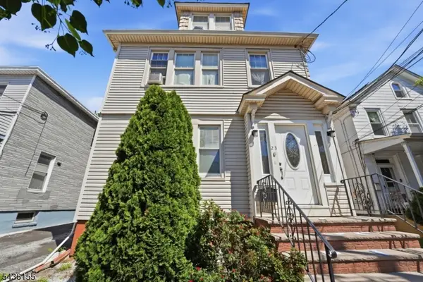 23 Orchard St, Elizabeth City, NJ 07208