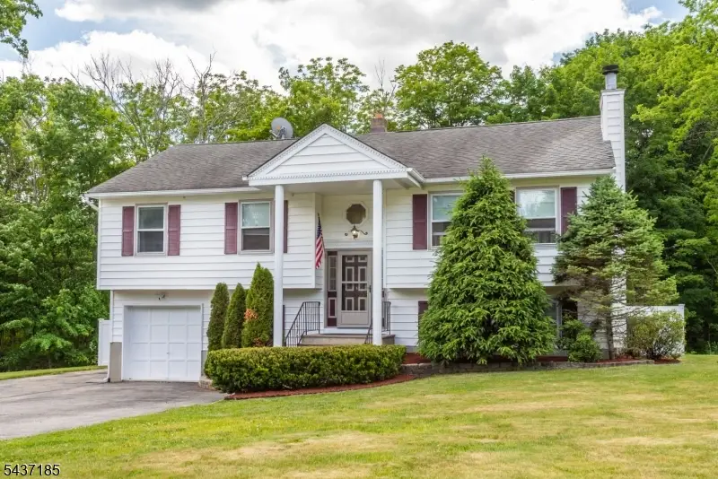 6 Southfield Dr, Wantage, NJ 07461 - #3