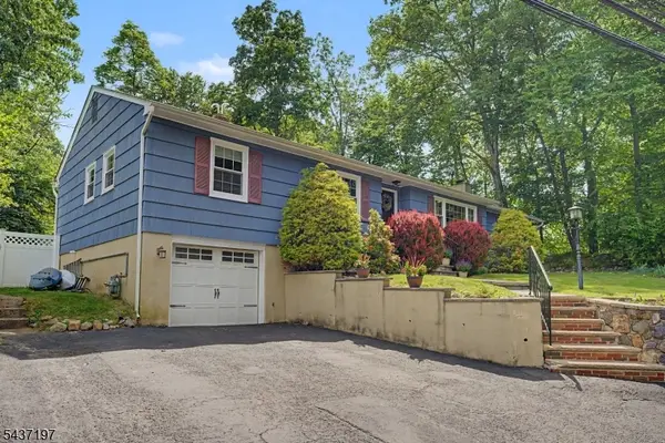 8 Seneca Ave, Rockaway Twp., NJ 07866