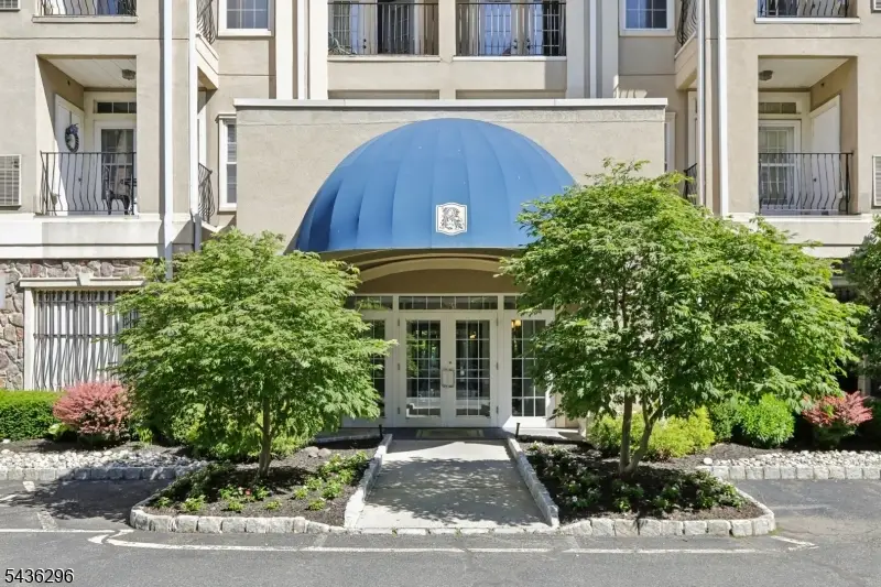 9104 Ravenscroft Rd, Clifton, NJ 07013 - #3