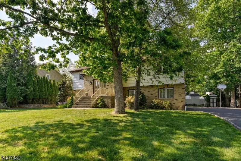 11 Yellow Brick Rd, Wayne, NJ 07470 - #2