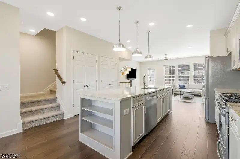 17 Gala Ct, Livingston, NJ 07039 - #2