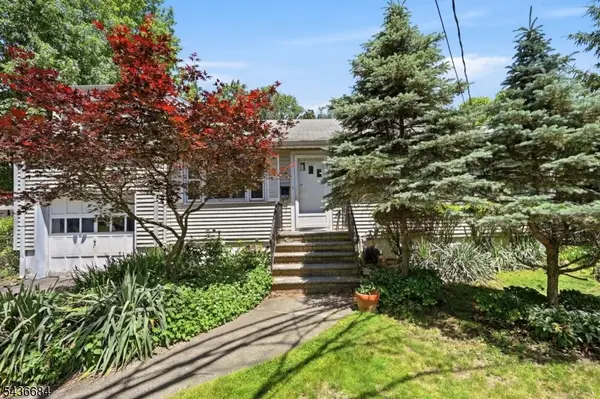 26 Hillside Ter, Livingston Twp., NJ 07039