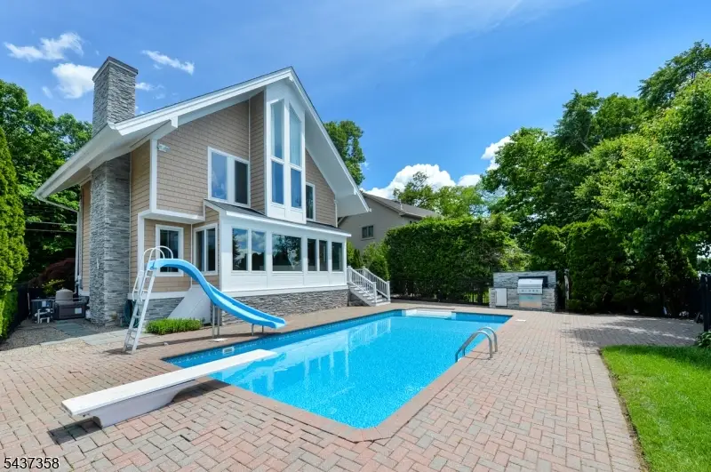 17 Forest Lake Dr, Hewitt, NJ 07421 - #3
