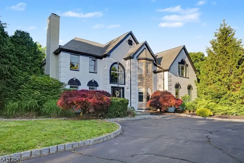 19 Trout Brook Ln, Randolph, NJ 07945 - #1