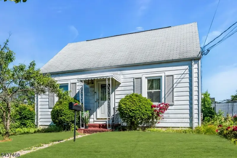 7 Washington Ave, Elmwood Park, NJ 07407 - #2