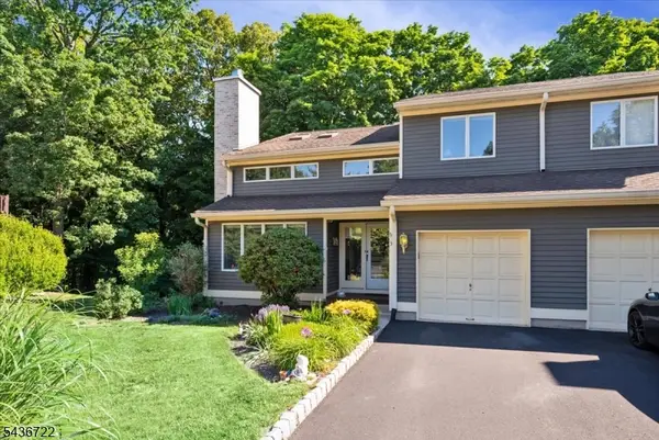 5 Saint Andrews Ln, Clinton Twp., NJ 08809