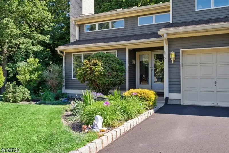 5 Saint Andrews Ln, Clinton, NJ 08809 - #2