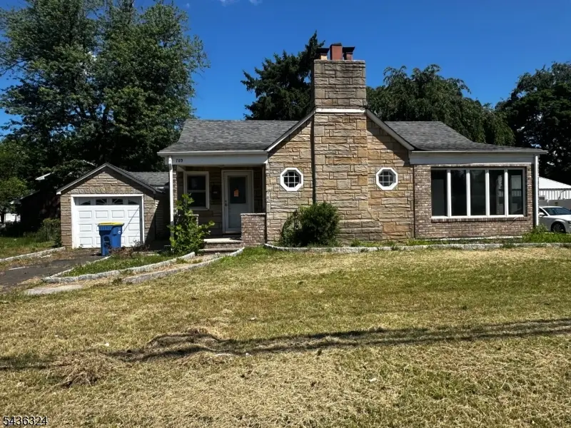 709 Huff Ave, Manville, NJ 08835 - #1