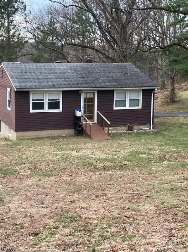 11 Orchard St, Lebanon Twp., NJ 07830