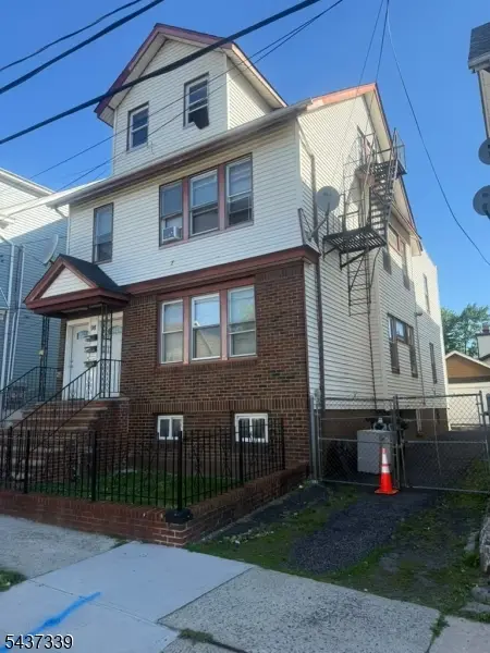 98 Delmar Pl, Irvington Twp., NJ 07111