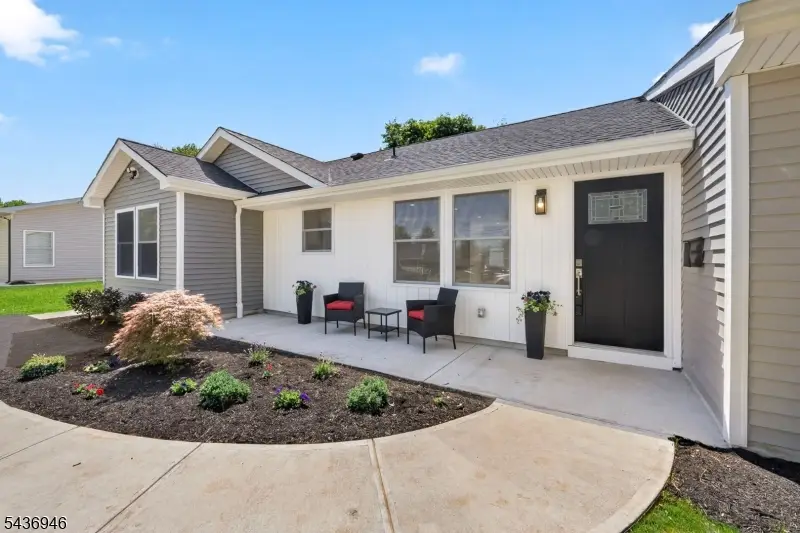 19 Springdale Rd, Kendall Park, NJ 08824 - #3