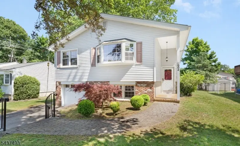 604 E Vail Rd, Landing, NJ 07850 - #1
