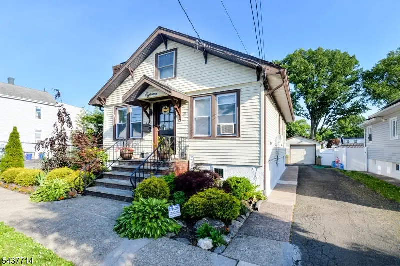 18 Parker Ave, Hawthorne, NJ 07506 - #1