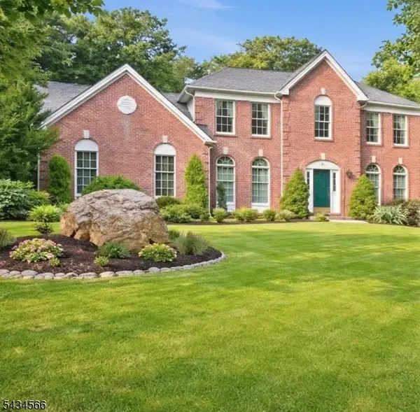 6 Janet Dr, Washington Twp., NJ 07853