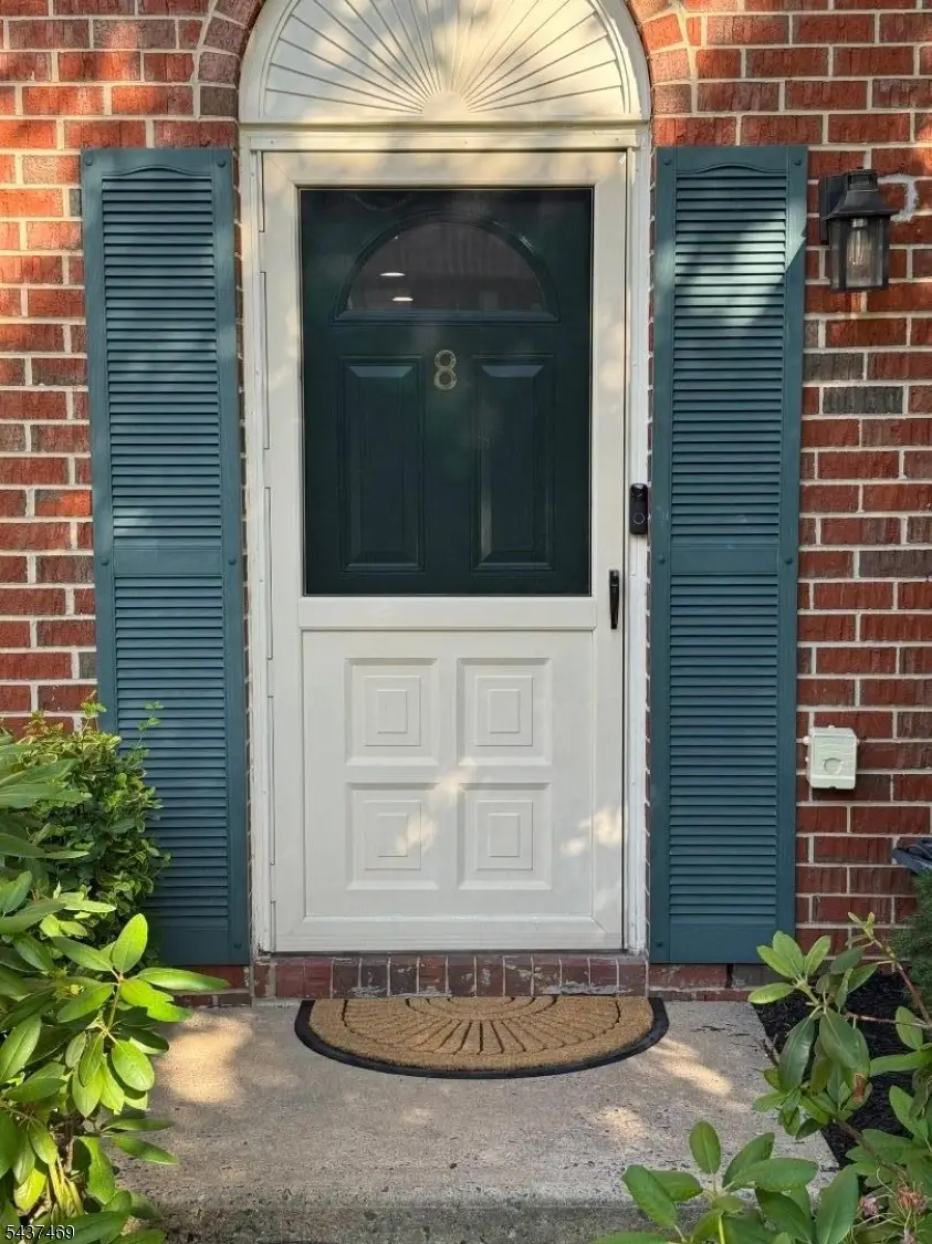 8 Tracy Ct, Franklin Park, NJ 08823 - #3