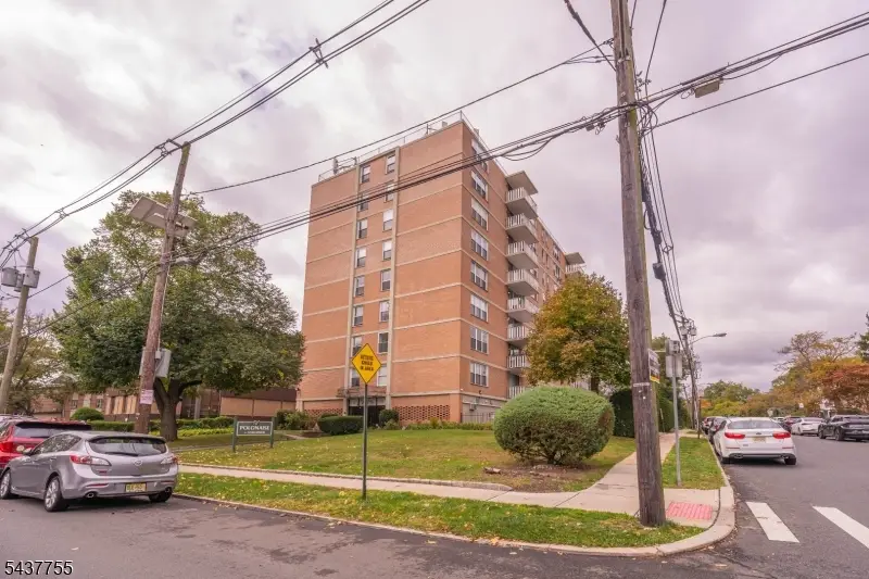704-712 N Broad St #1D, Elizabeth, NJ 07208 - #1