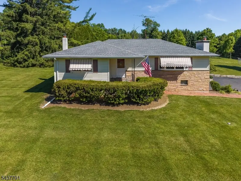 24 Hardscrabble Hill Rd, Raritan, NJ 08822 - #1