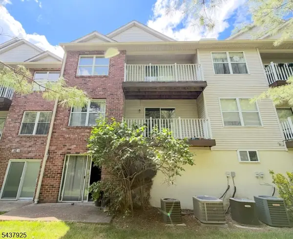 17 Millie Ln, East Hanover Twp., NJ 07936