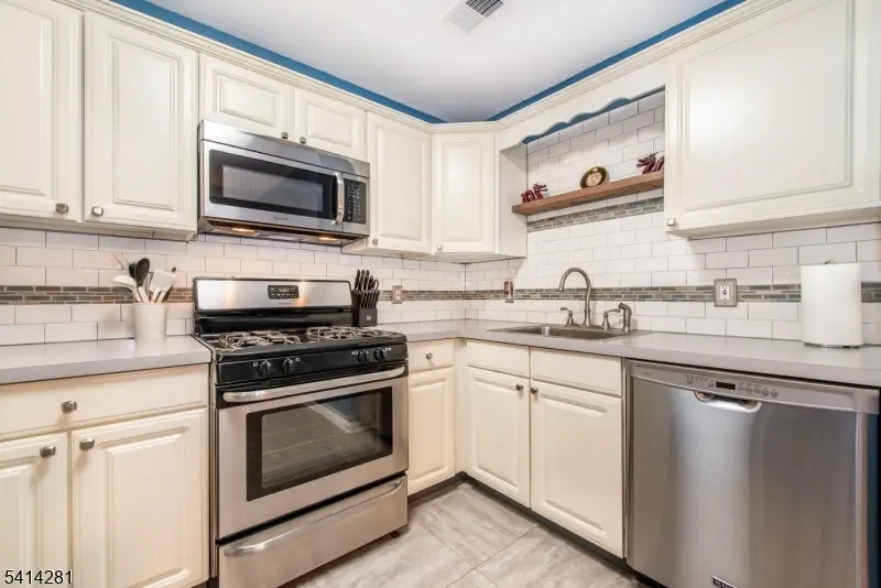 82 Sunrise Dr, Whippany, NJ 07981 - #3