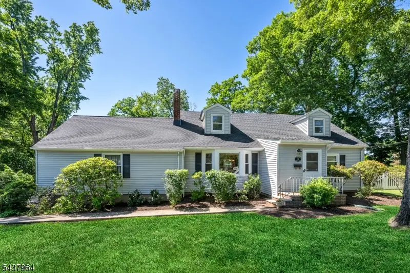 12 Waibel Dr, Allendale, NJ 07401 - #2