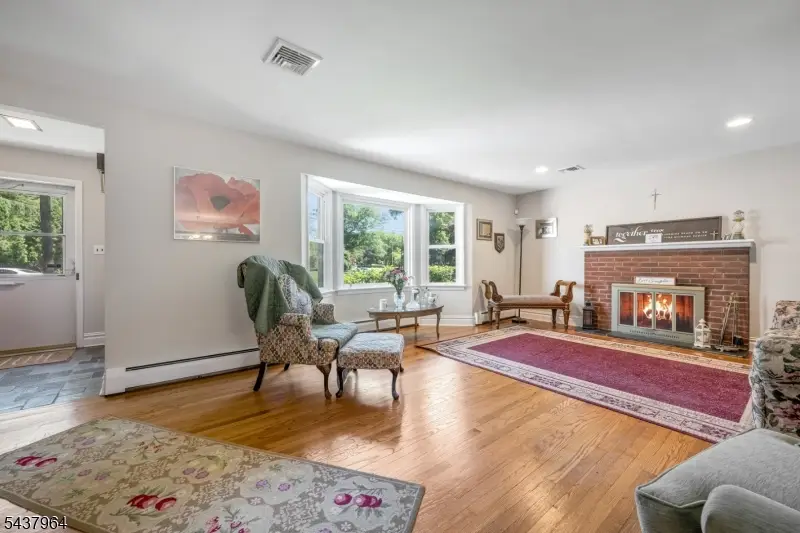 12 Waibel Dr, Allendale, NJ 07401 - #3