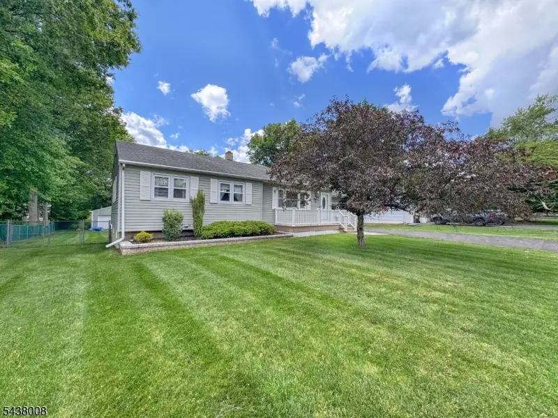 120 Oak St, Bradley Gardens, NJ 08807 - #2