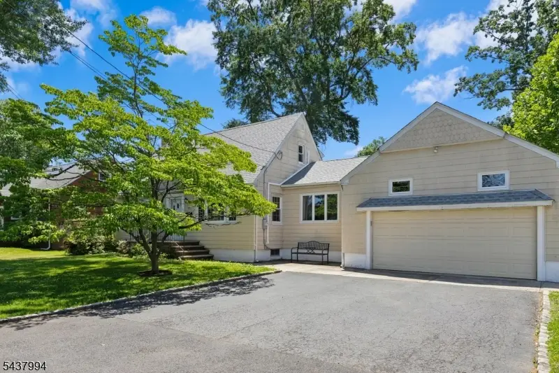 329 Maplewood Ave, Kenilworth, NJ 07033 - #3