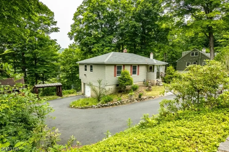 127 Cedar Dr, Andover, NJ 07860 - #3