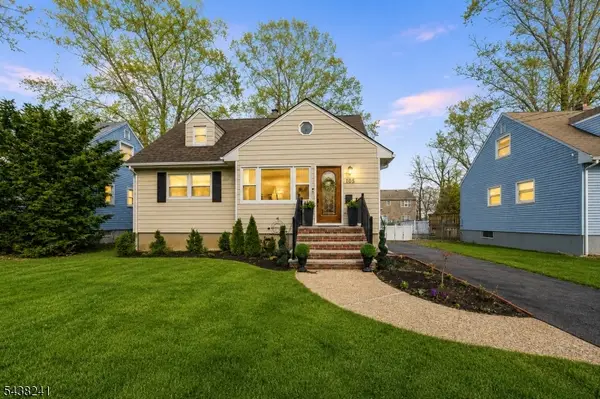 105 N 13th St, Kenilworth Boro, NJ 07033