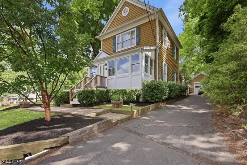 253 Essex St, Stirling, NJ 07980 - #1