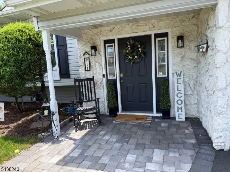11 Coral Ct, Colonia, NJ 07067 - #3