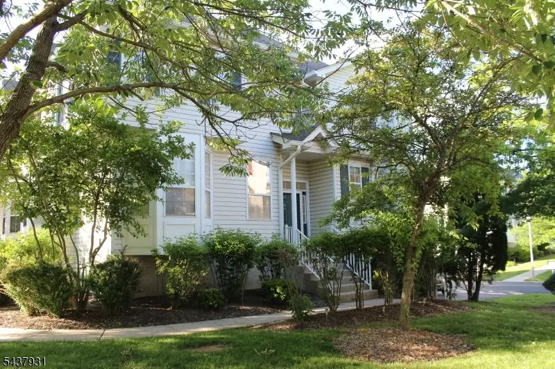 19 Cummington Ln, Raritan, NJ 08822 - #1