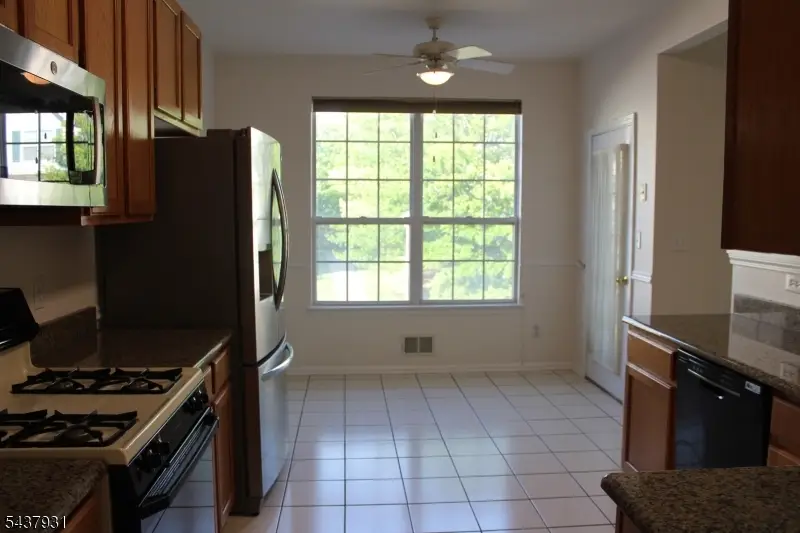19 Cummington Ln, Raritan, NJ 08822 - #3