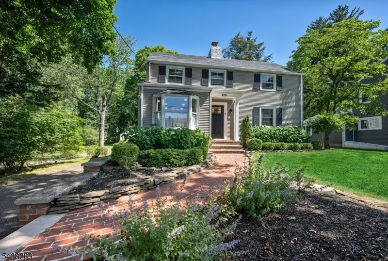 979 Salem Ln, Ridgewood, NJ 07450 - #1