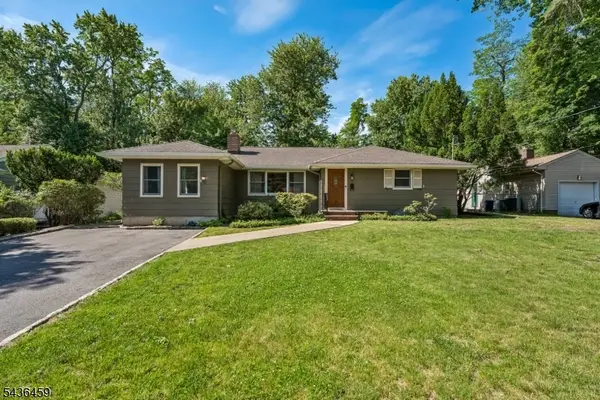 10 Overhill Dr, Madison Boro, NJ 07940