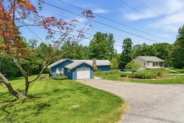 1 Maple Dr, Vernon Twp., NJ 07461