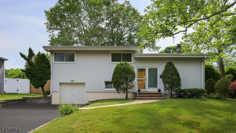88 North Glenwood Rd, Fanwood, NJ 07023 - #1