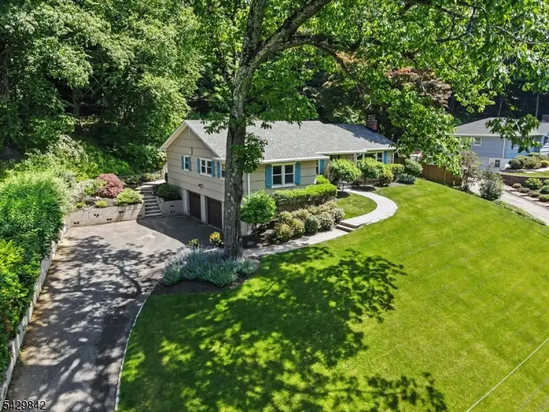 7 Molly Stark Dr, Morris, NJ 07960 - #2