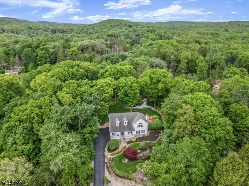16 Bear Trl, West Milford, NJ 07421 - #3