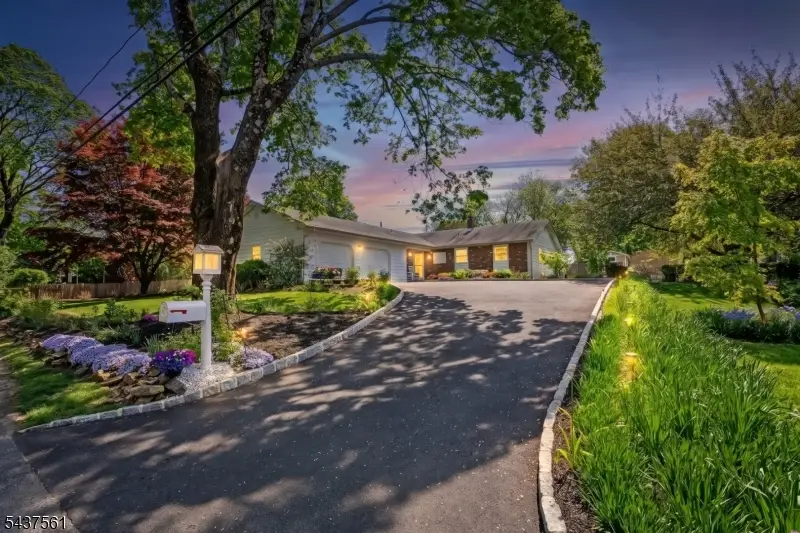 4 Hillcrest Ave, Mendham, NJ 07945 - #1